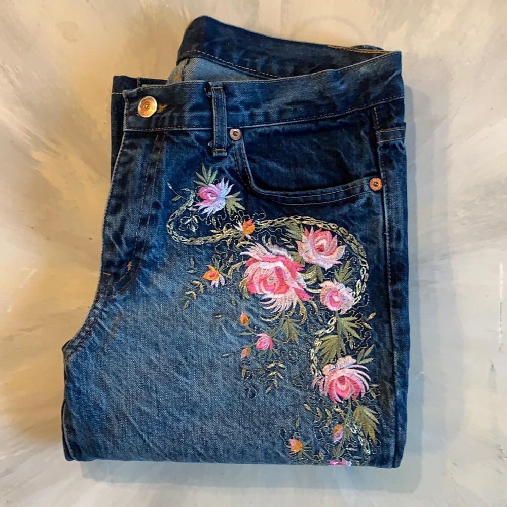 - Vertigo Embroidered Jeans -